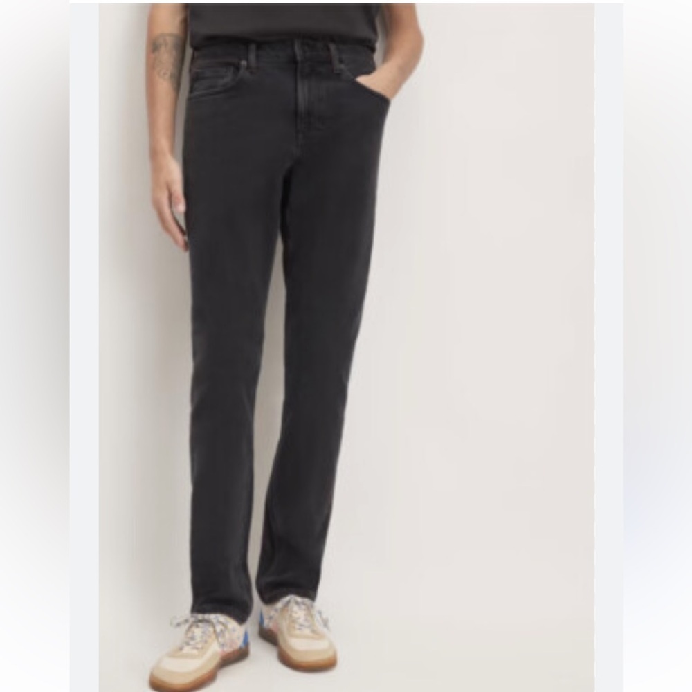 Everlane Slim Fit Jean in black